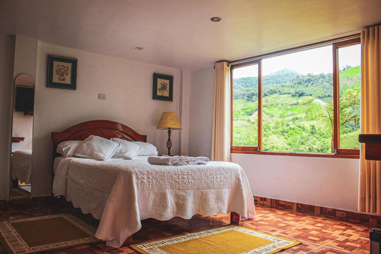 Albergue Turistico Gstir Pozuzo Esterno foto