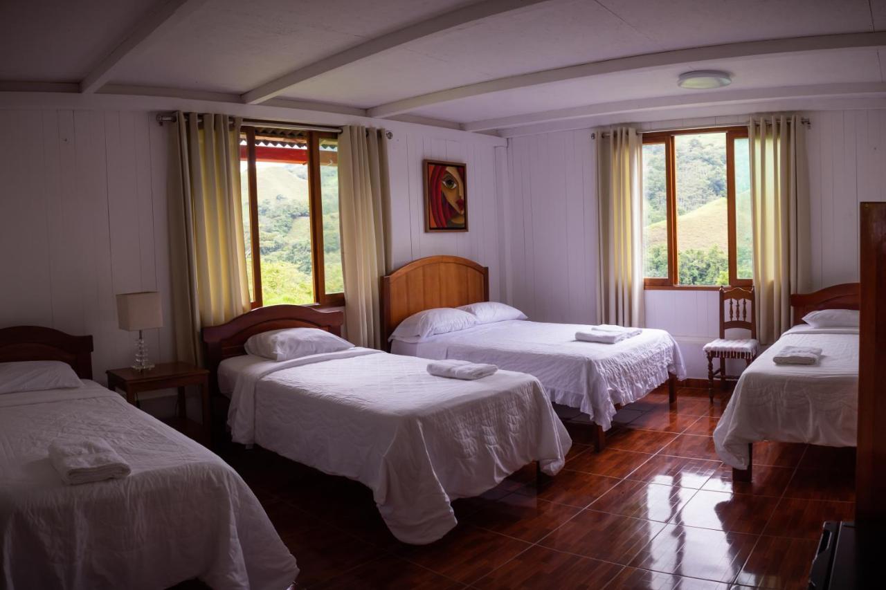 Albergue Turistico Gstir Pozuzo Esterno foto